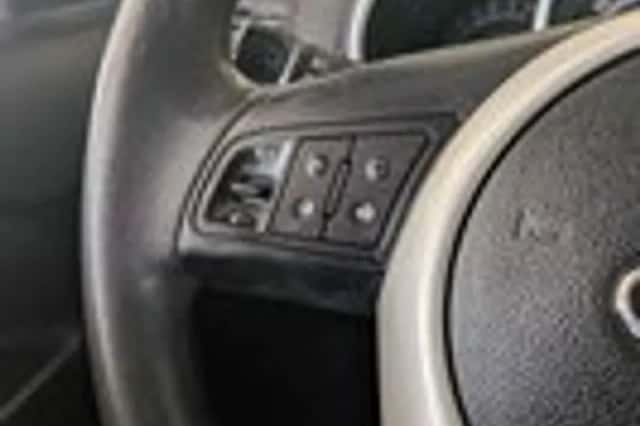 Kia Venga (2010) thumbnail 11