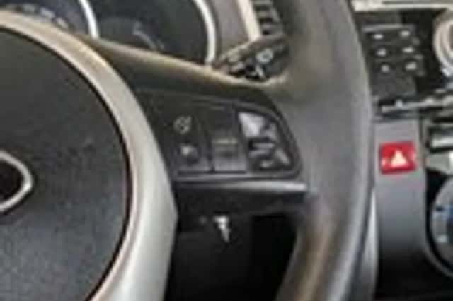 Kia Venga (2010) thumbnail 12