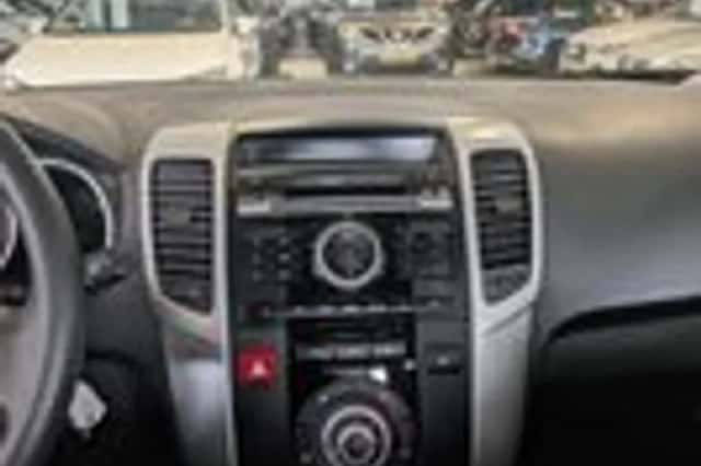 Kia Venga (2010) thumbnail 13