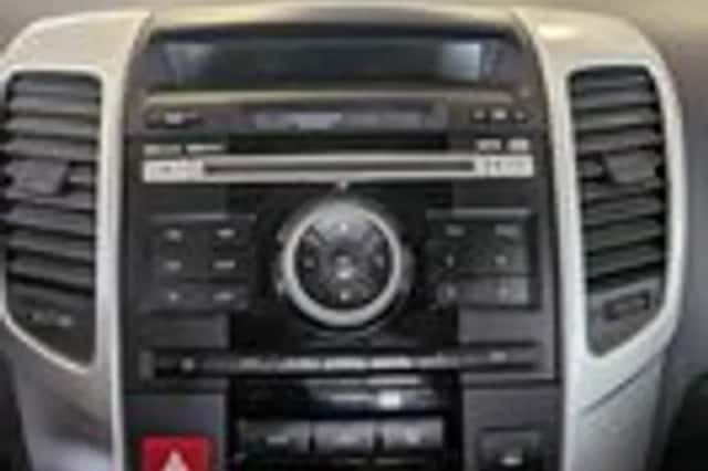 Kia Venga (2010) thumbnail 14