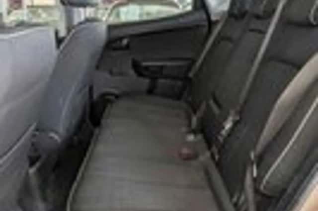 Kia Venga (2010) thumbnail 7
