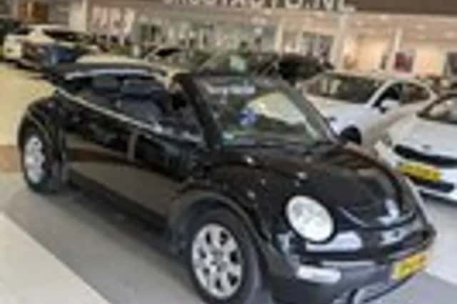 Volkswagen New Beetle (2003) thumbnail 1