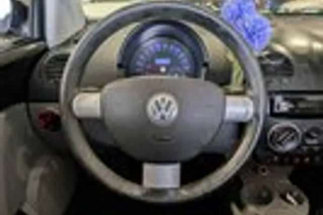 Volkswagen New Beetle (2003) thumbnail 10