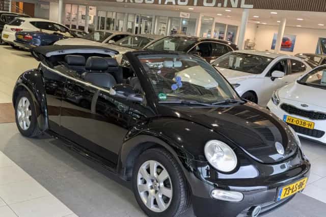 Volkswagen New Beetle (2003) thumbnail 1