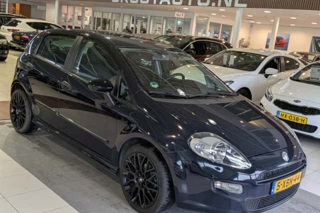 Fiat Punto (2014) thumbnail 1