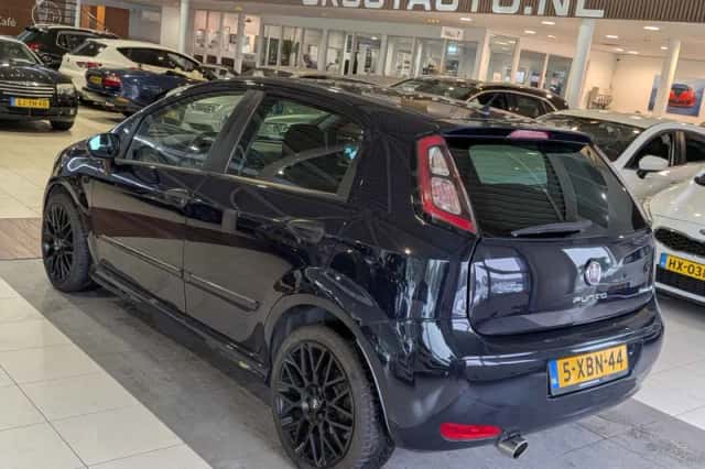 Fiat Punto (2014) thumbnail 3