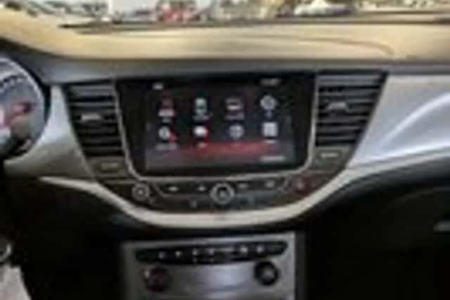 Opel Astra (2017) thumbnail 11