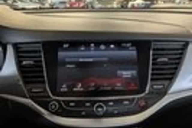 Opel Astra (2017) thumbnail 12