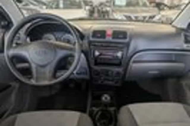 Kia Picanto (2005) thumbnail 8