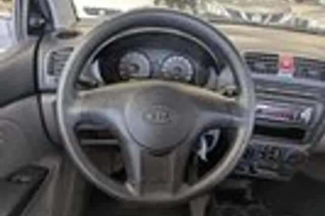 Kia Picanto (2005) thumbnail 9