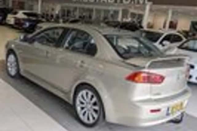 Mitsubishi Lancer (2008) thumbnail 3