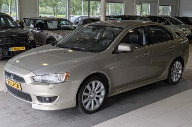 Mitsubishi Lancer (2008) thumbnail 2