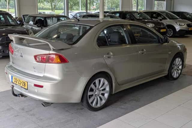 Mitsubishi Lancer (2008) thumbnail 4