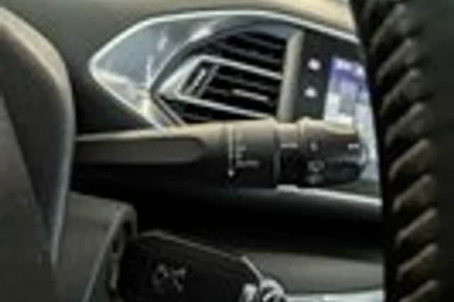 Peugeot 308 (2016) thumbnail 17