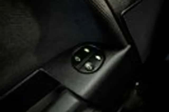 Ford Fusion (2004) thumbnail 12