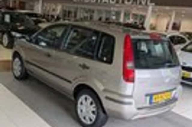 Ford Fusion (2004) thumbnail 3