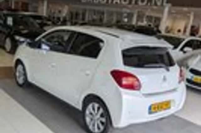 Mitsubishi Space Star (2013) thumbnail 3