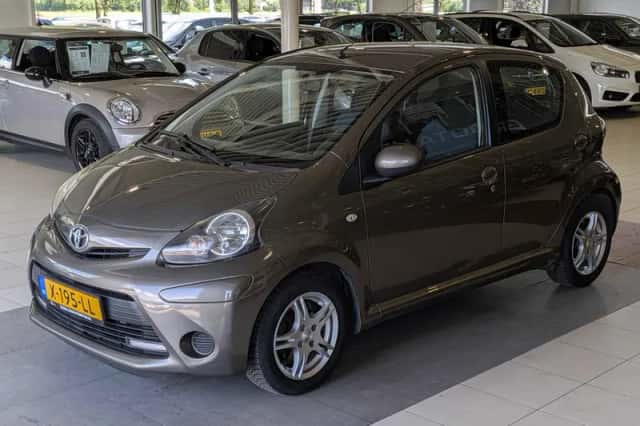 Toyota Aygo (2012) thumbnail 2
