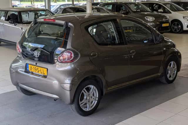 Toyota Aygo (2012) thumbnail 4