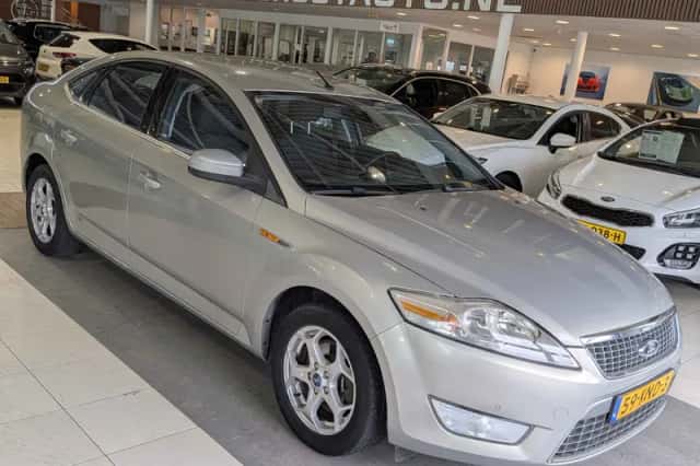 Ford Mondeo (2010) thumbnail 1