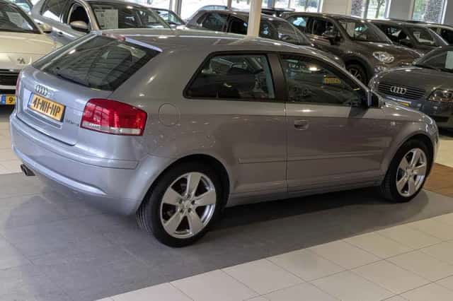 Audi A3 (2005) thumbnail 4