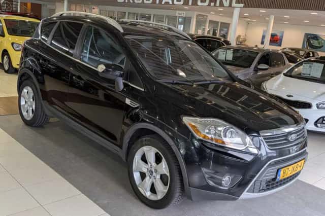 Ford Kuga (2009) thumbnail 1