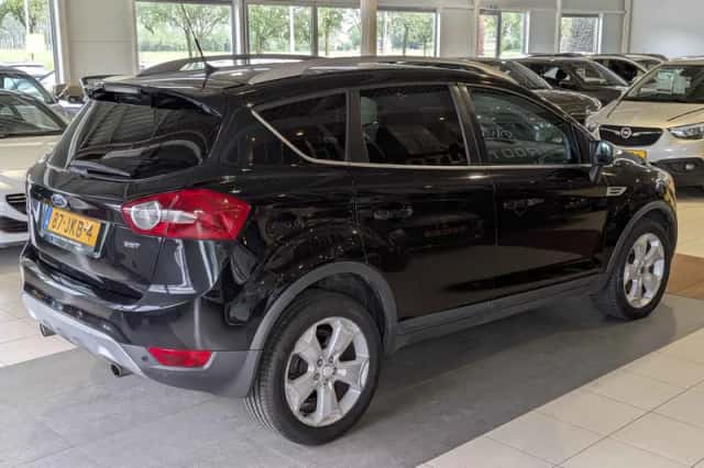 Ford Kuga (2009) thumbnail 4