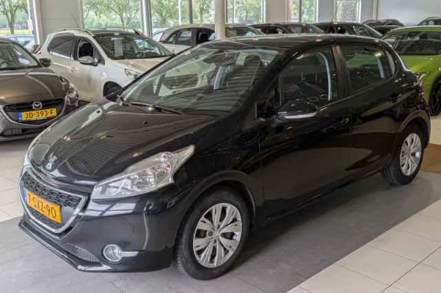 Peugeot 208 (2014) thumbnail 2