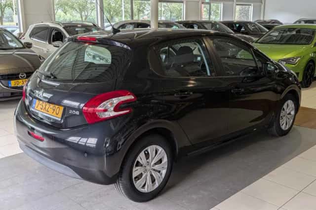 Peugeot 208 (2014) thumbnail 4