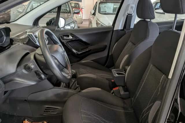 Peugeot 208 (2014) thumbnail 6