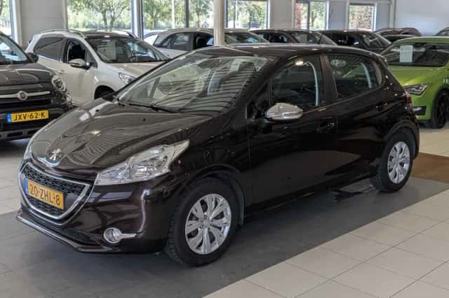 Peugeot 208 (2012) thumbnail 2