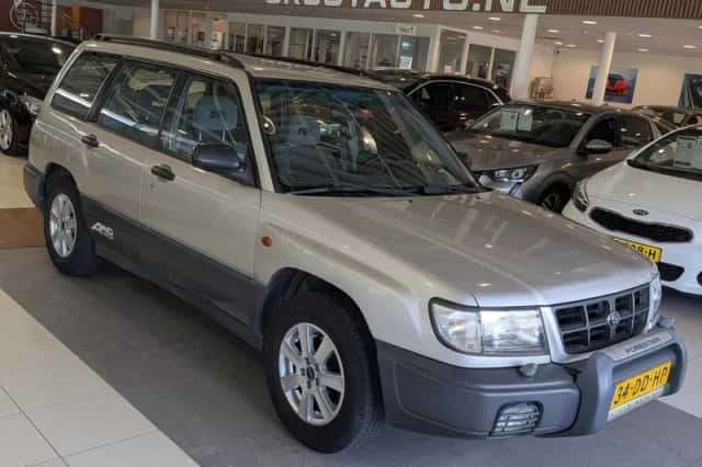 Subaru Forester (1999) thumbnail 1