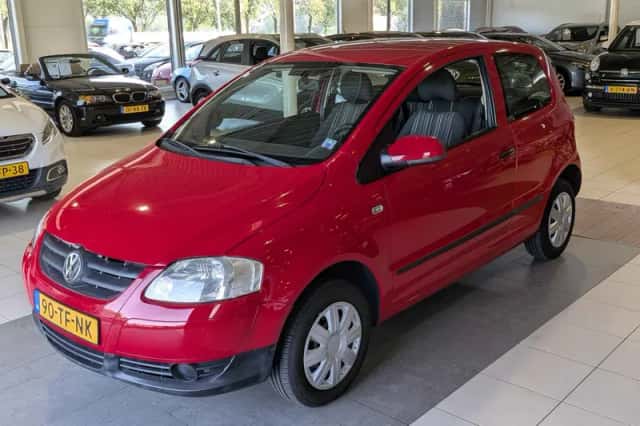 Volkswagen Fox (2006) thumbnail 2