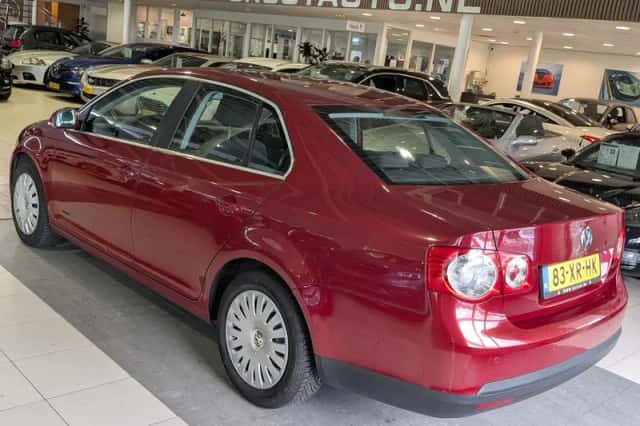 Volkswagen Jetta (2007) thumbnail 3