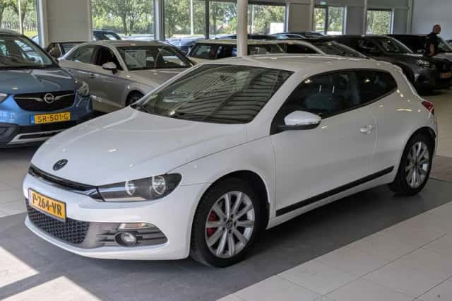 Volkswagen Scirocco (2011) thumbnail 2