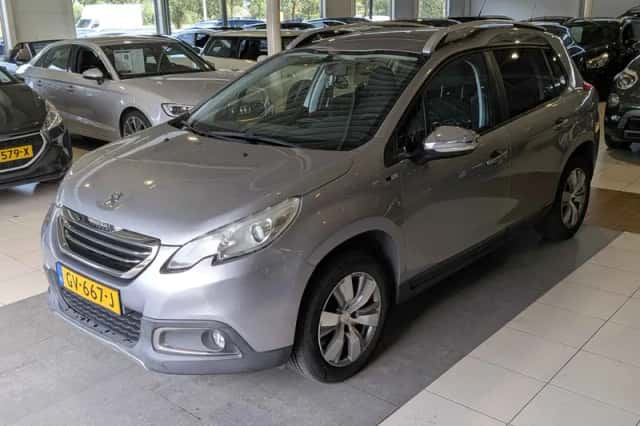 Peugeot 2008 (2015) thumbnail 2
