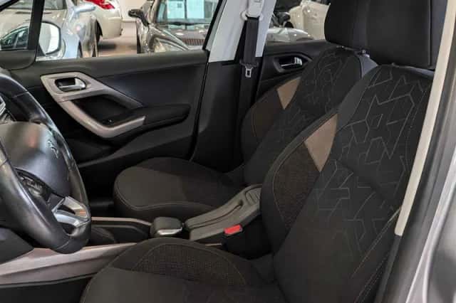 Peugeot 2008 (2015) thumbnail 6