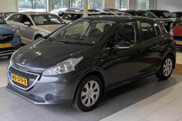 Peugeot 208 (2013) thumbnail 2