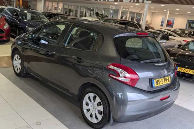 Peugeot 208 (2013) thumbnail 3