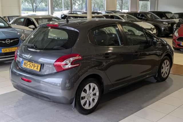 Peugeot 208 (2013) thumbnail 4