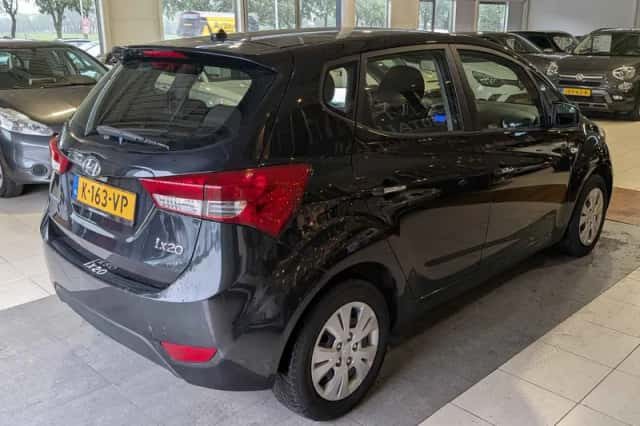 Hyundai ix20 (2012) thumbnail 4