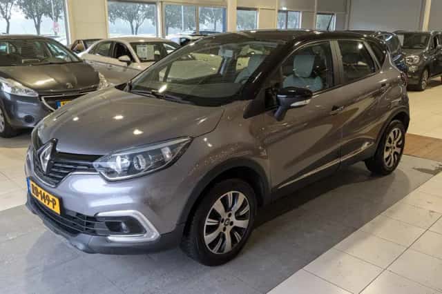 Renault Captur (2017) thumbnail 2
