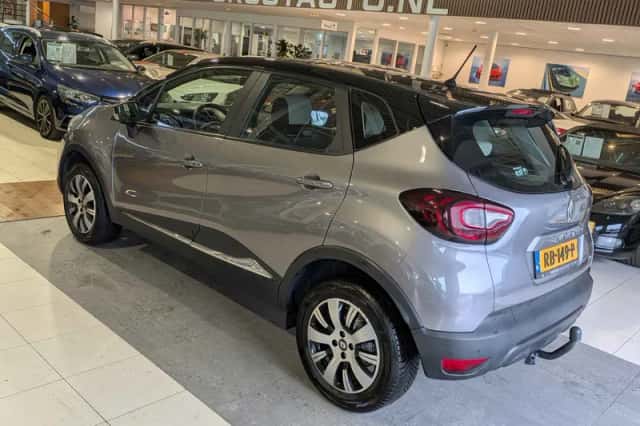 Renault Captur (2017) thumbnail 3
