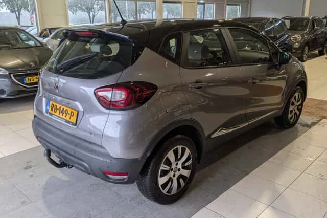 Renault Captur (2017) thumbnail 4