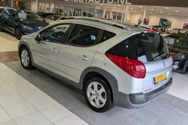 Peugeot 207 (2008) thumbnail 3