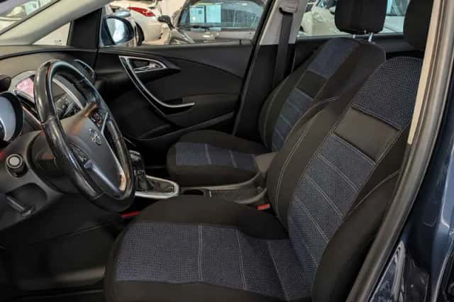 Opel Astra (2011) thumbnail 6