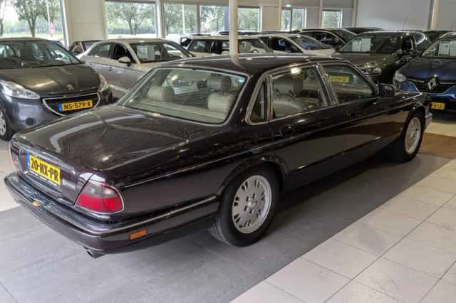 Jaguar Sovereign (1995) thumbnail 4