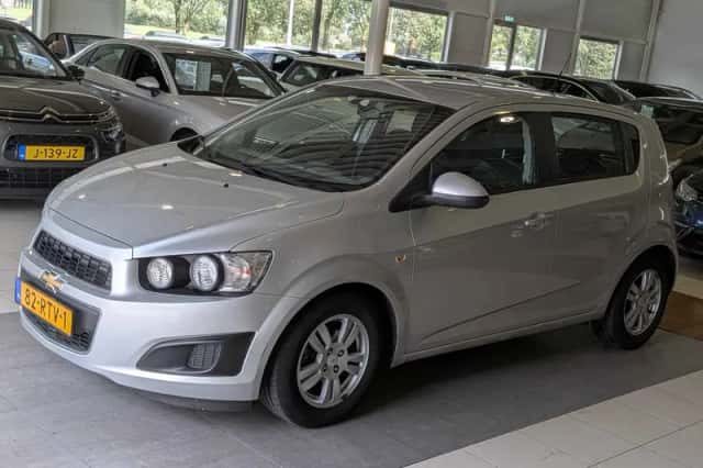 Chevrolet Aveo (2011) thumbnail 2