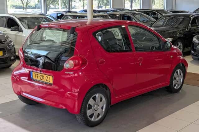 Toyota Aygo (2008) thumbnail 4