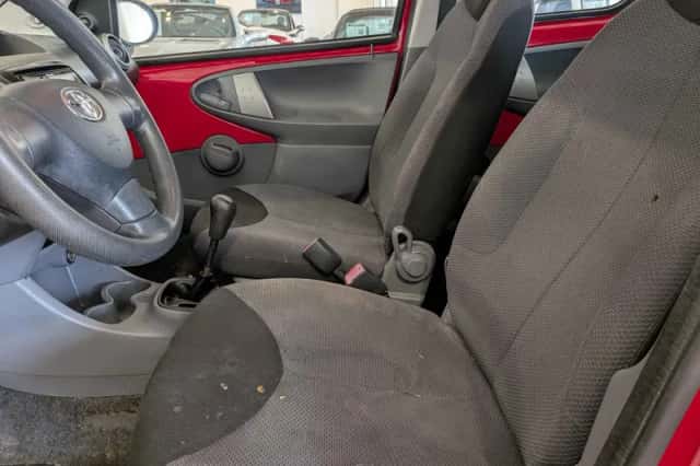 Toyota Aygo (2008) thumbnail 6